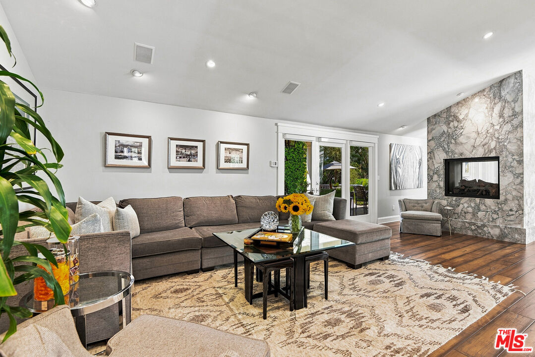 Photo 9 of 3235 Oakdell Ln, Studio City, CA 91604