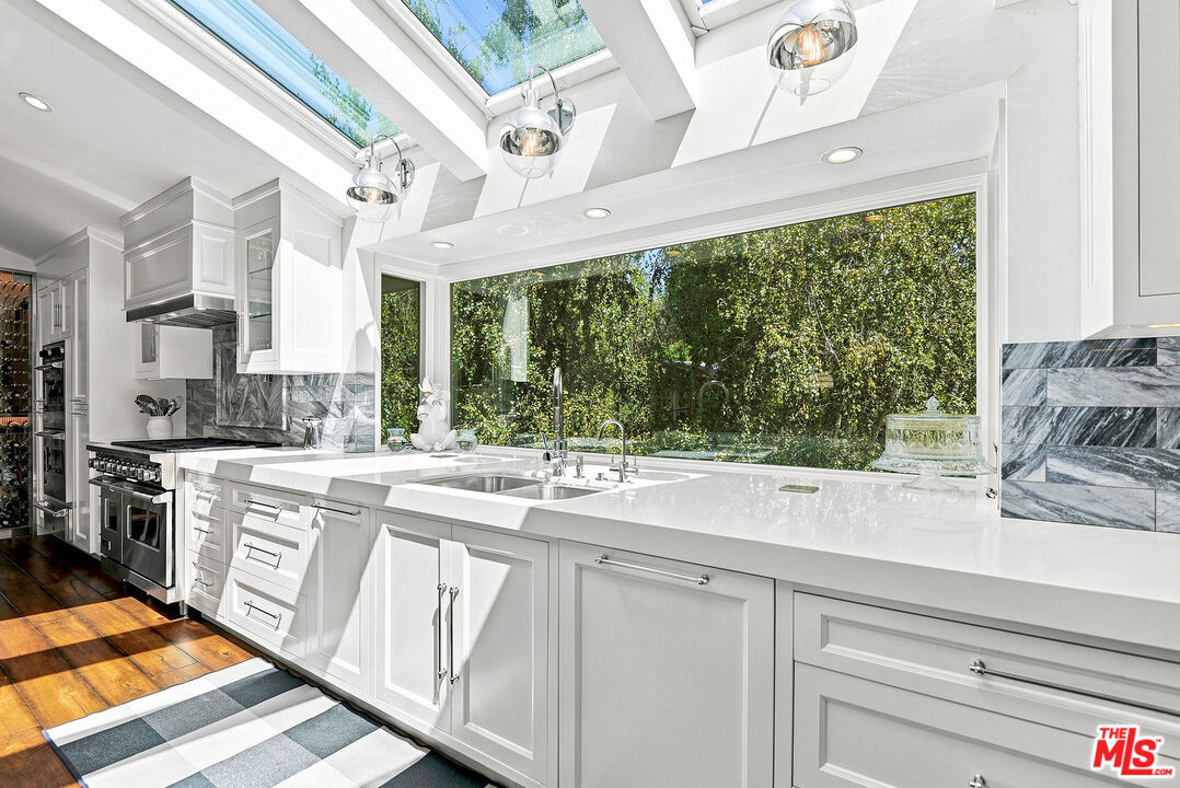 Photo 13 of 3235 Oakdell Ln, Studio City, CA 91604