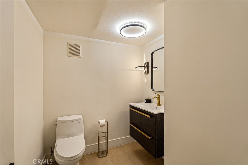 Photo 15 of 5315 Yarmouth Ave, # 104, Encino, CA 91316