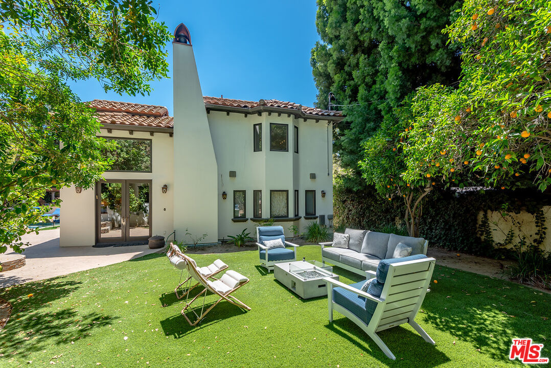 Photo 15 of 4050 Hayvenhurst Drive, Encino, CA 91436