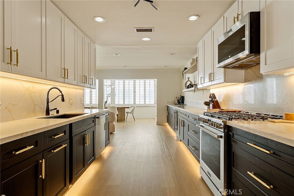 Photo 11 of 5315 Yarmouth Ave, # 104, Encino, CA 91316